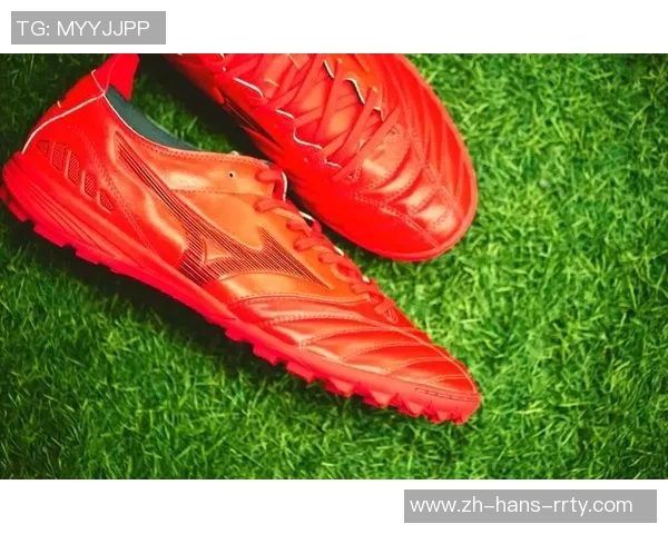 足球鞋的多样特点与选择指南助你提升球场表现